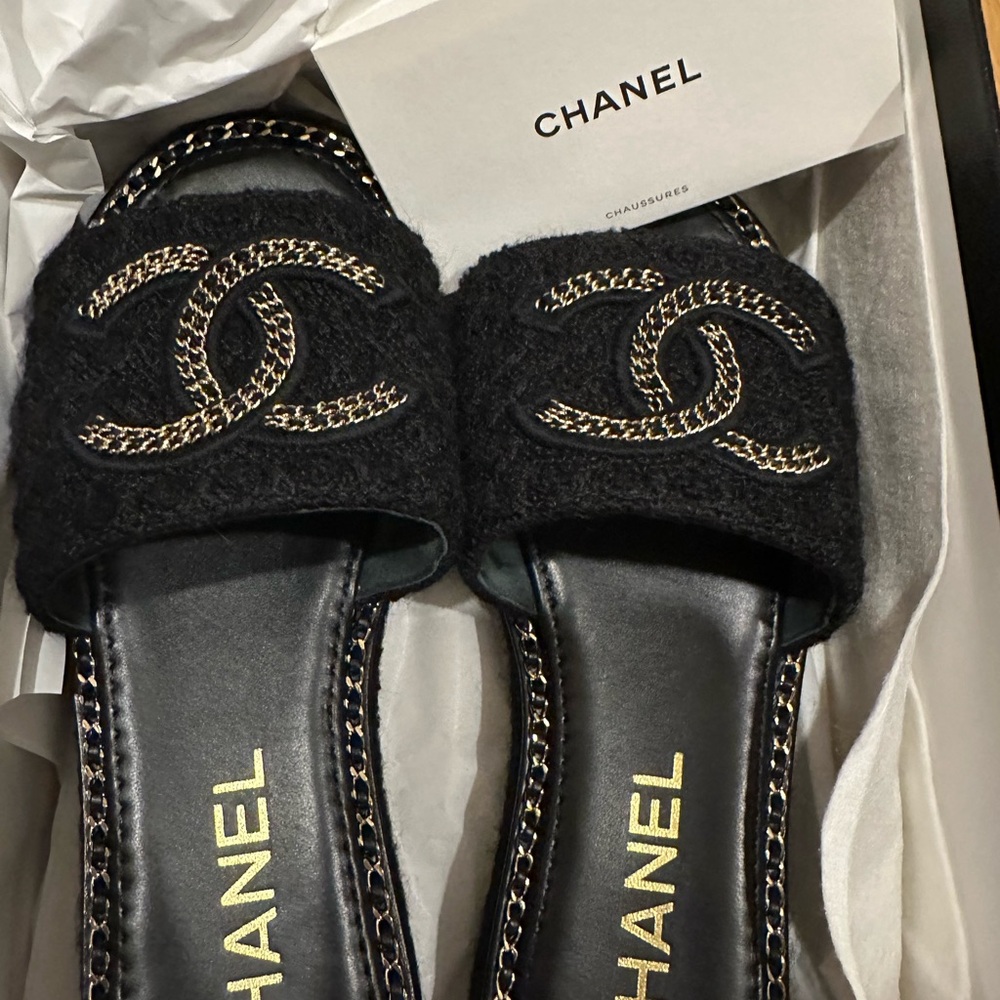 New CHANEL Mules- Size EU 37